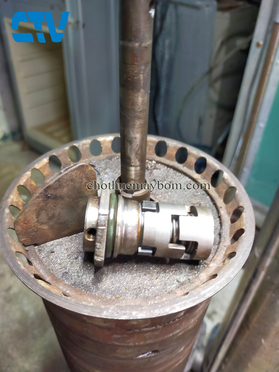 Bạn đang cần thay phớt cho máy bơm trục đứng?